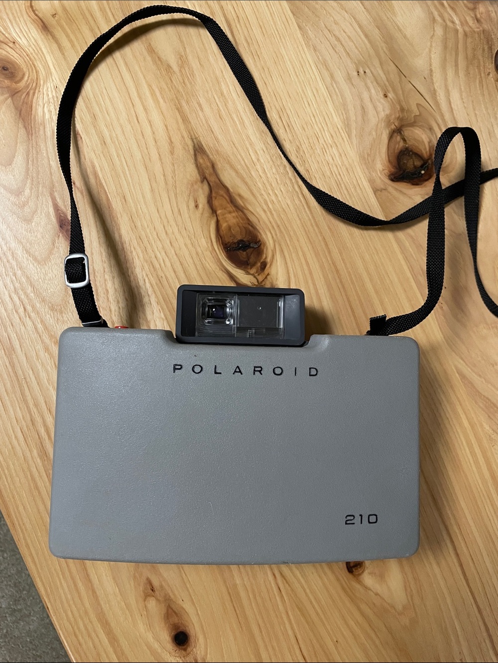 Polaroid 210 Automatic Land Camera Vintage the camera produced between 1967-1969